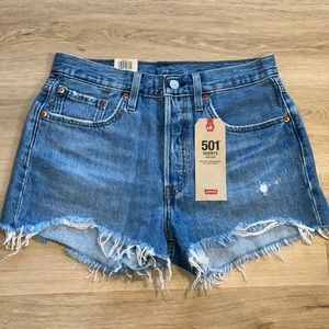 Levi’s 501 shorts size 28